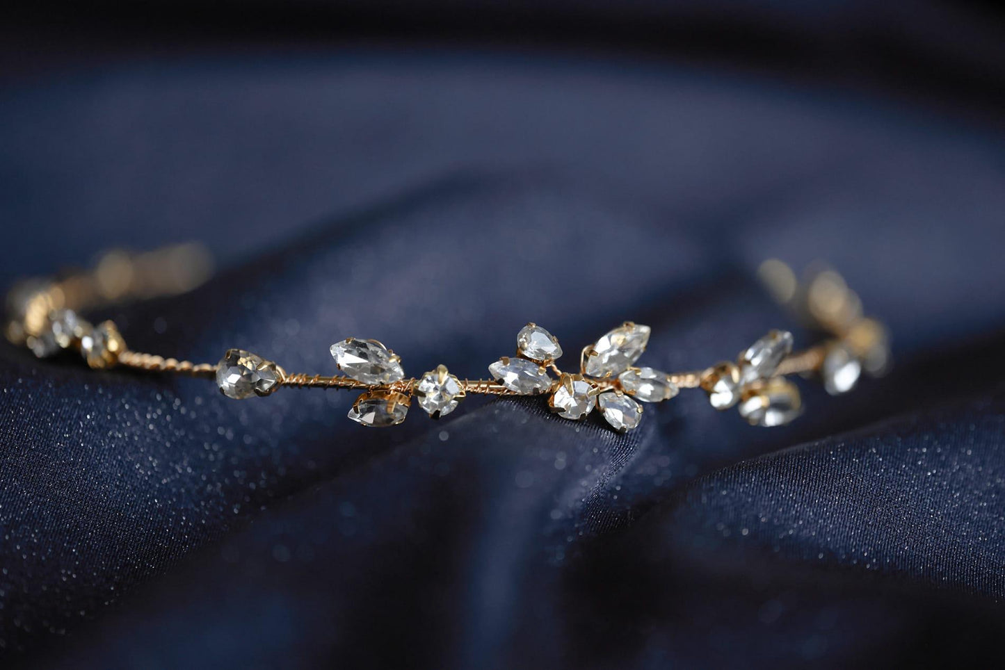 Sparkle – Dezente Tiara mit funkelnden Zirkoniasteinen