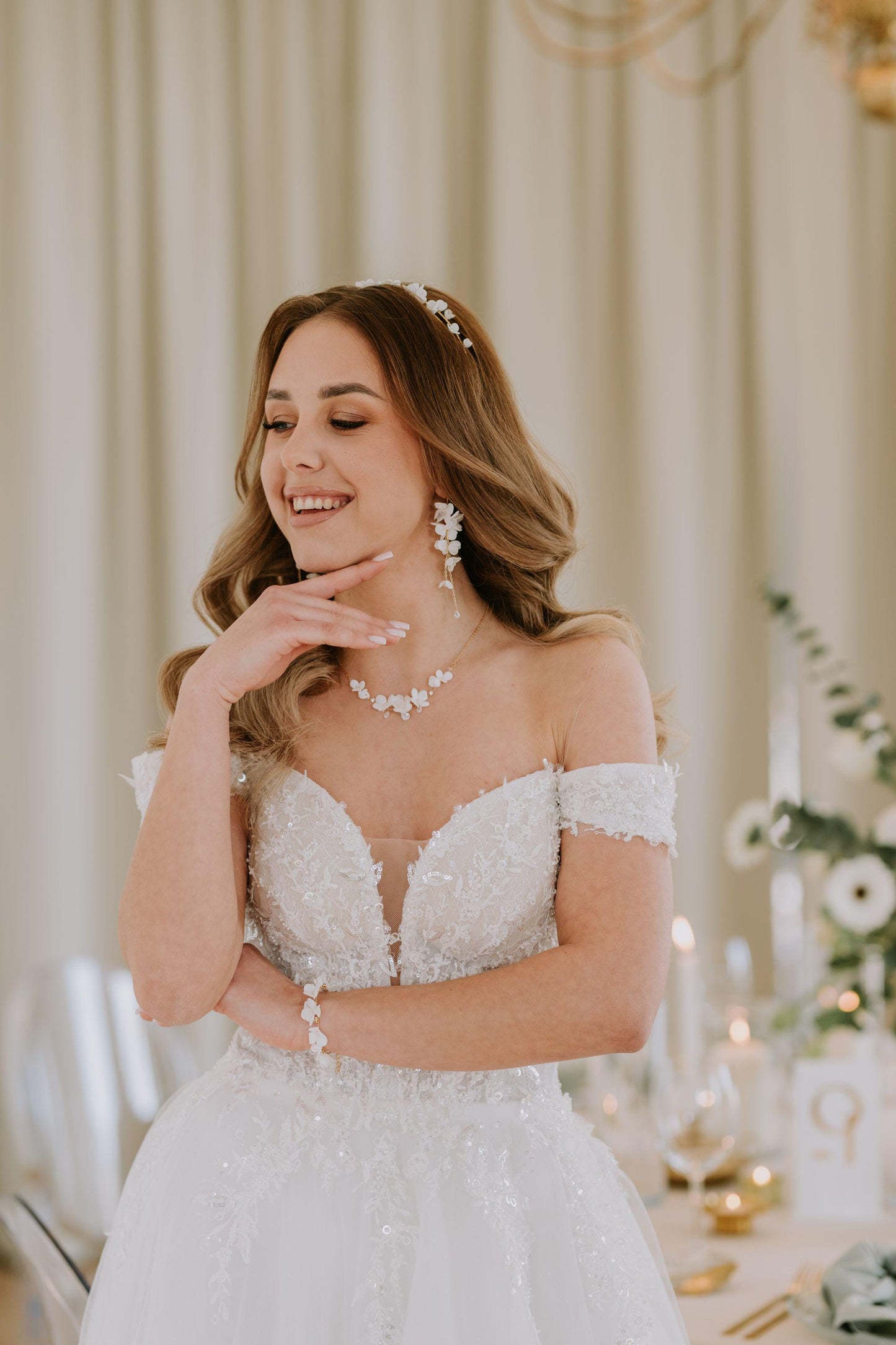 Nicoletta - Dezente Blumen-Hochzeitsohrringe