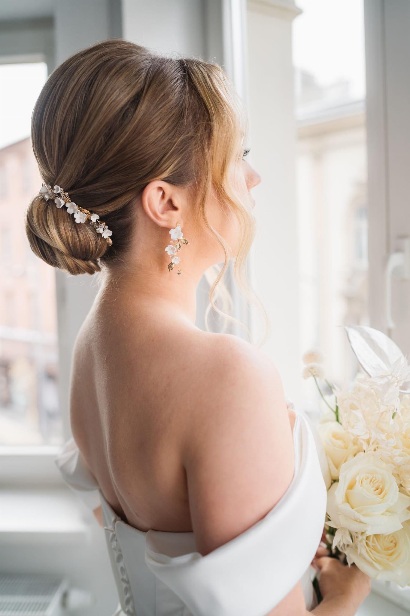 Adeline – Haarkamm mit kleinen Blumen für die Braut