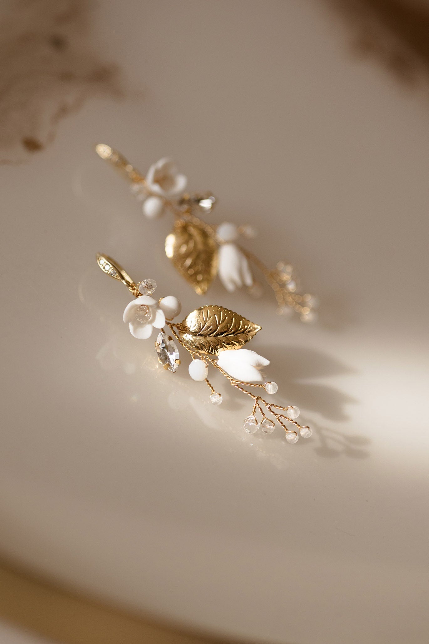 Flora – Boho Statement Ohrringe mit Blumen und Blättern