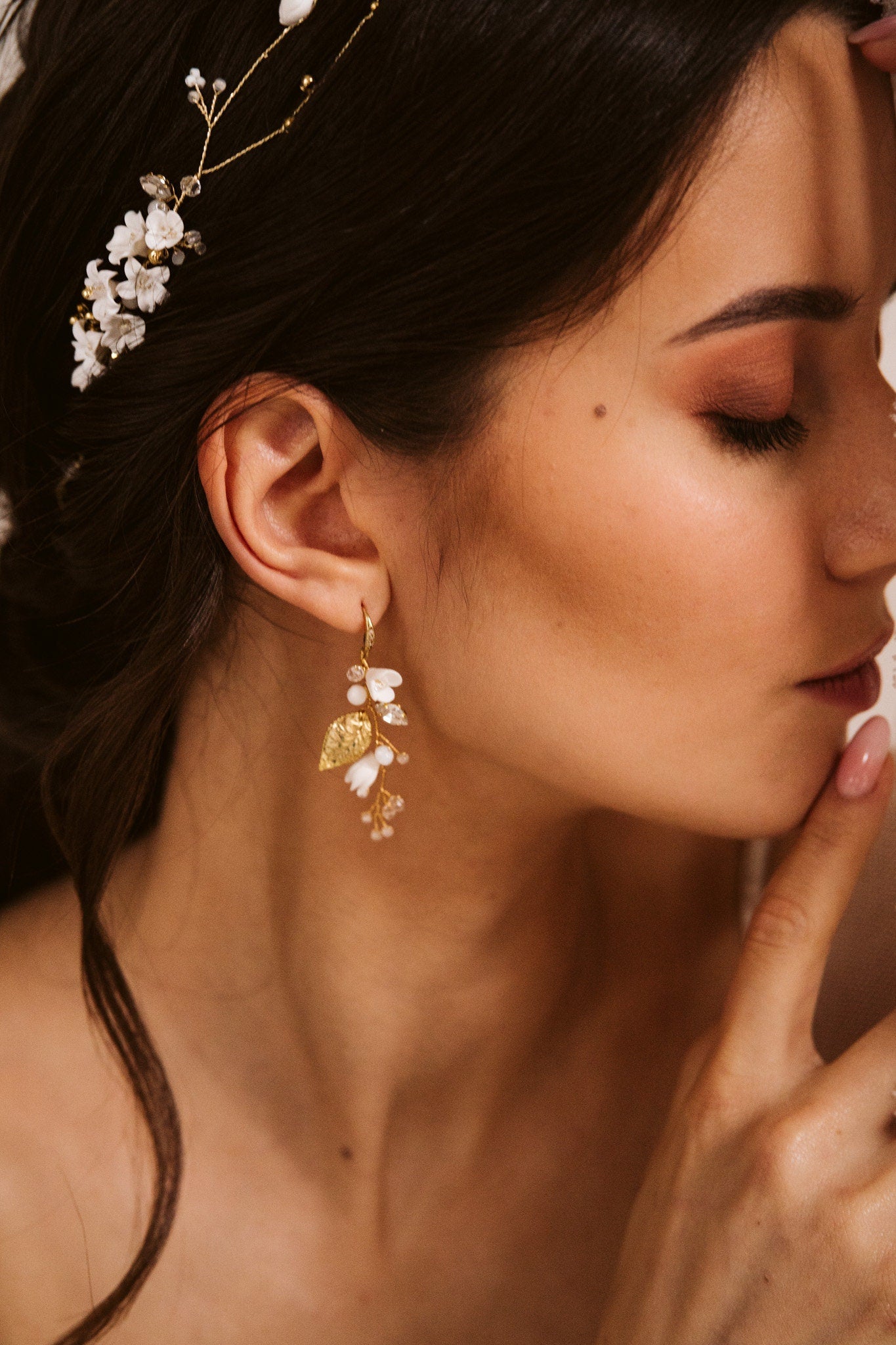 Flora – Boho Statement Ohrringe mit Blumen und Blättern