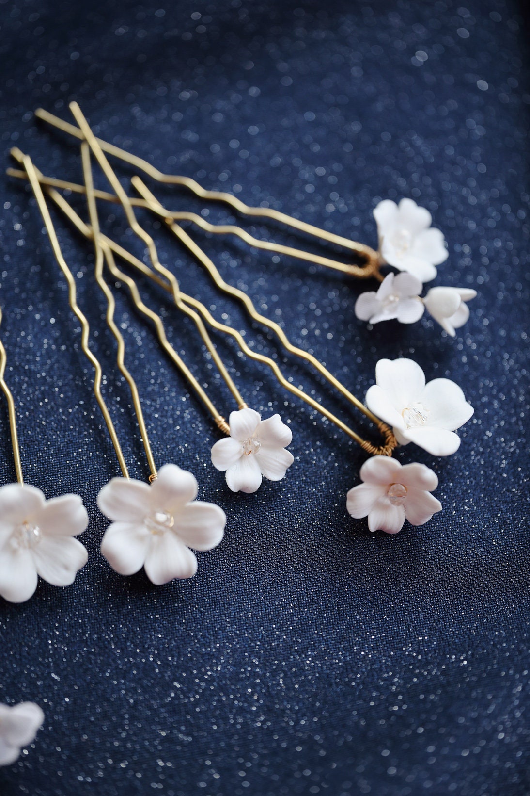 Madlen - Weiße Blumen Haarnadeln für die Hochzeit