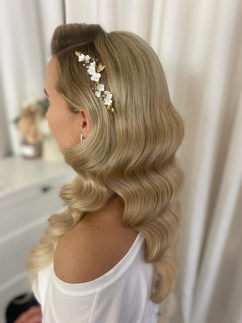 Adeline – Haarkamm mit kleinen Blumen für die Braut
