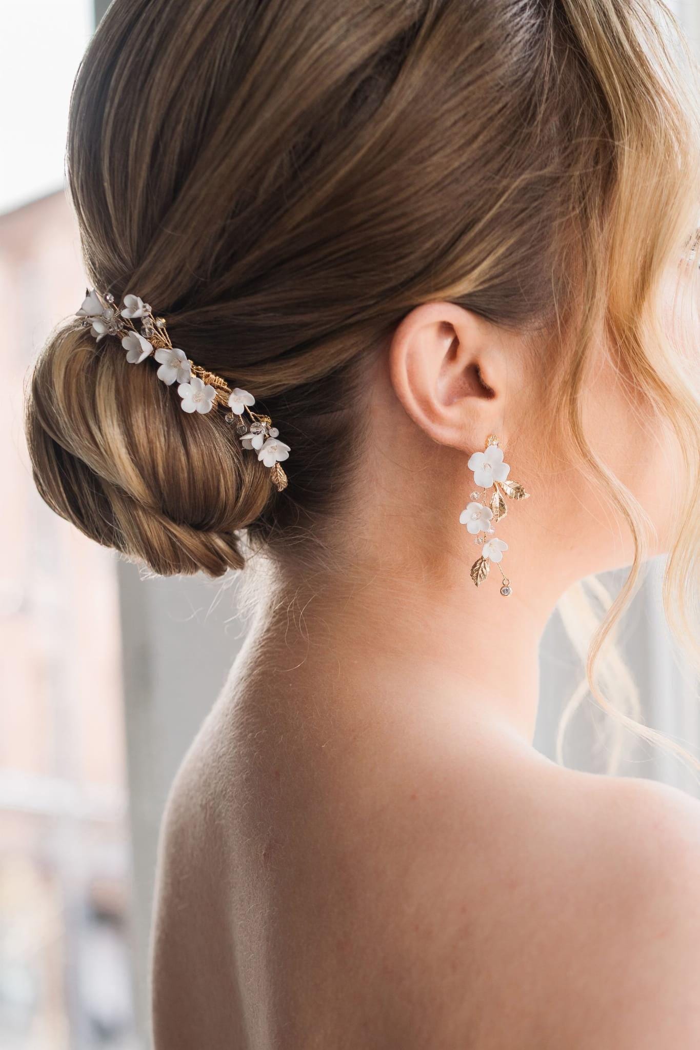 Adeline – Haarkamm mit kleinen Blumen für die Braut