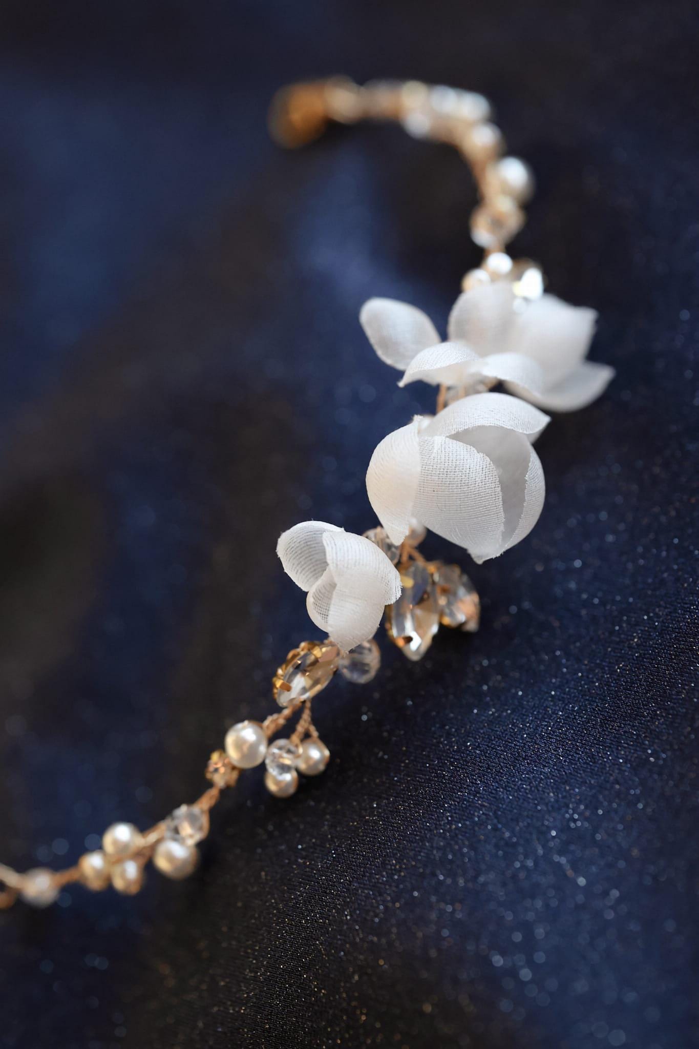 Grace - Hochzeitsarmband aus Seidenblumen